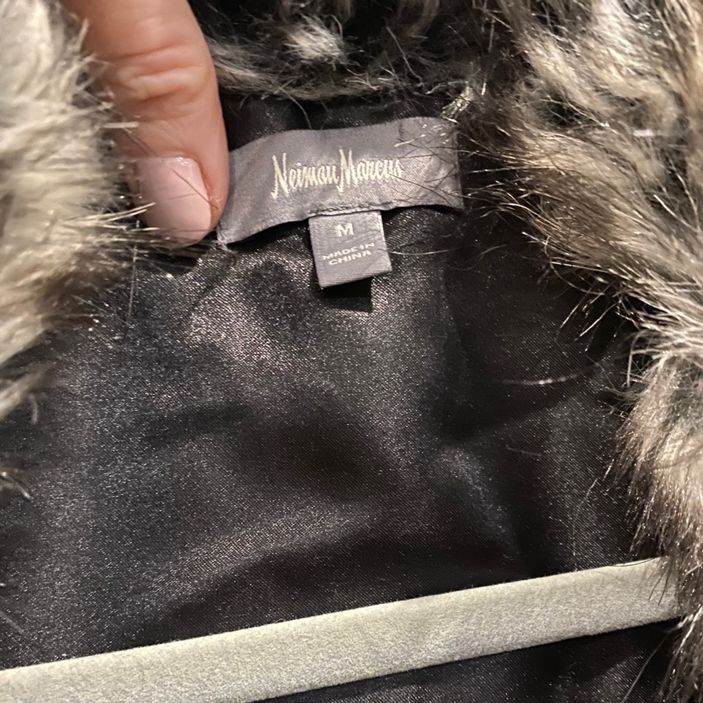Fur Vest - Picture 3 of 4